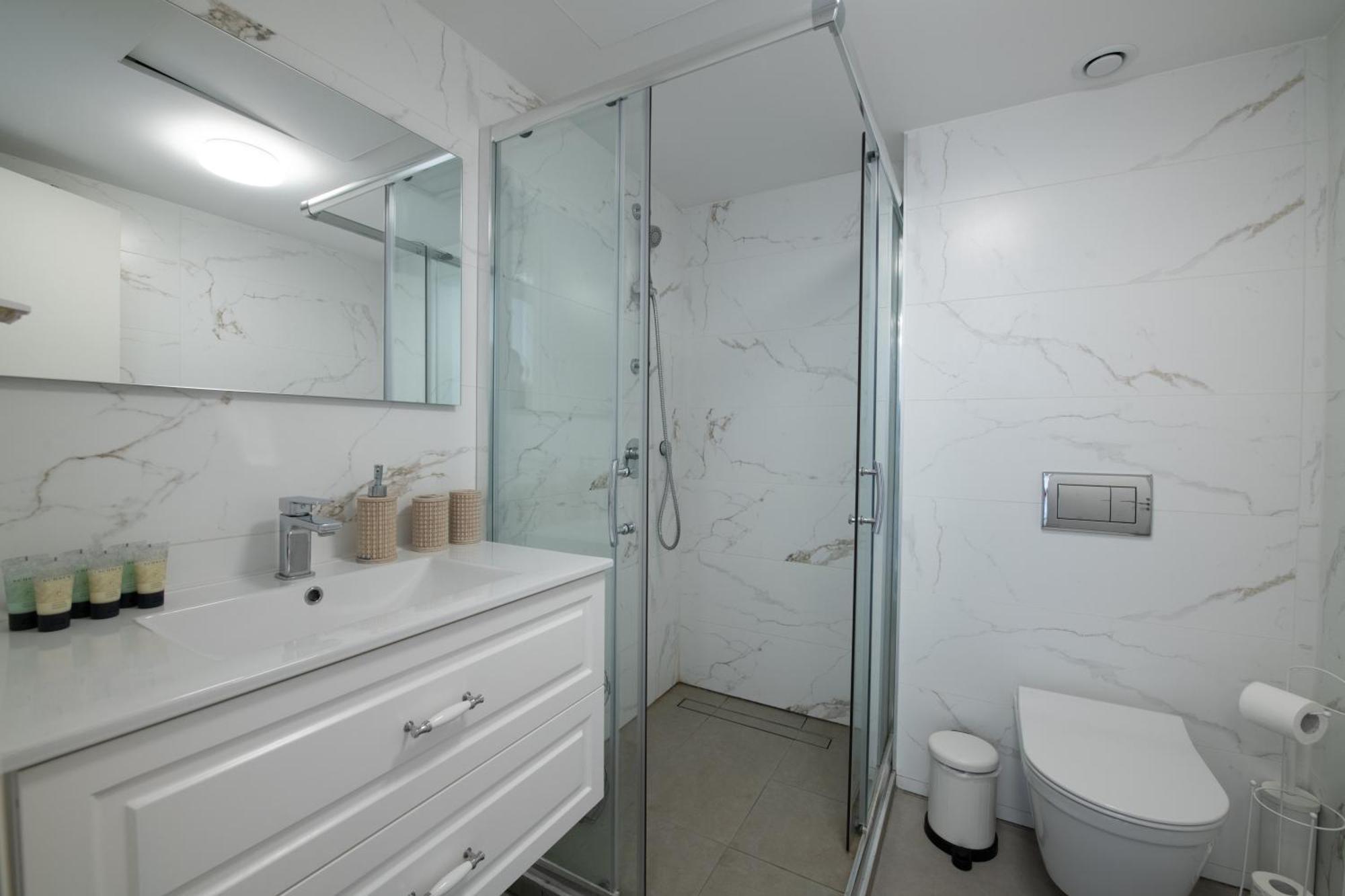 Apartment Sea Side Dream-amazing Sea View Location In Town